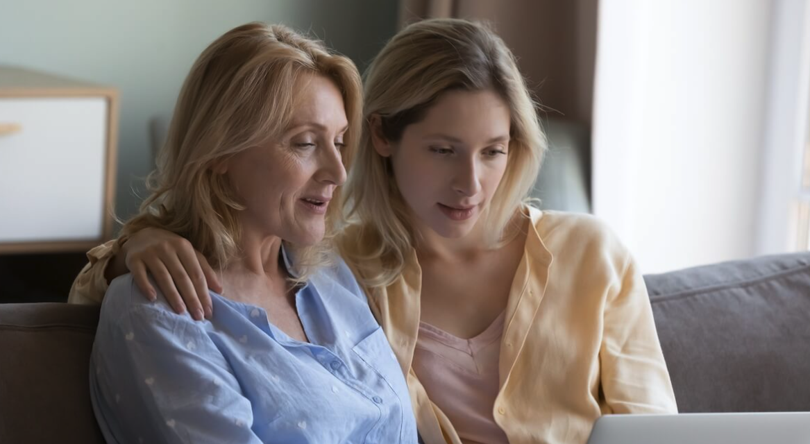 9 Questions to Ask When Touring a Senior Living Community in Sarasota